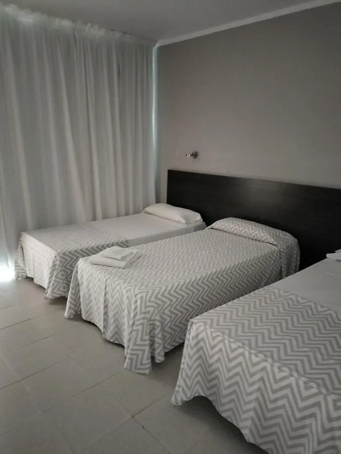 Hostal Tahiti Rs Salou