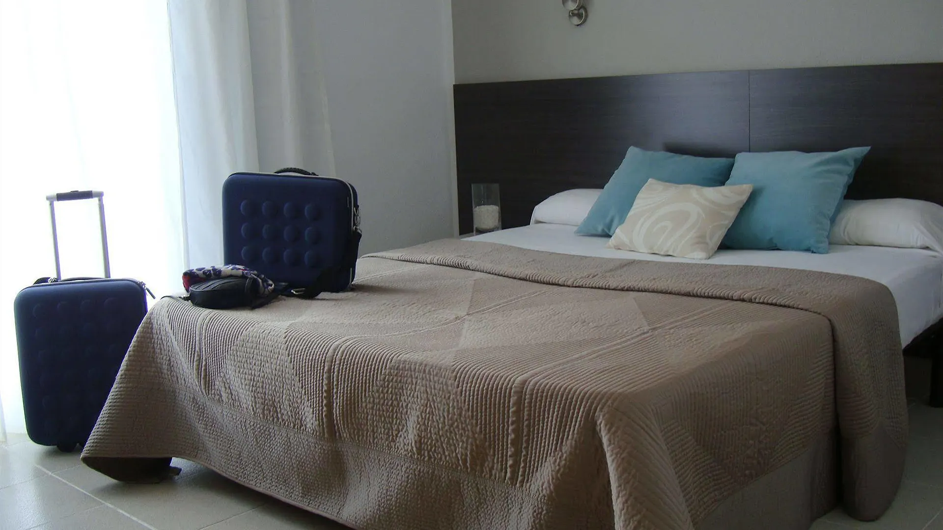 Penzion Hostal Tahiti Rs Salou