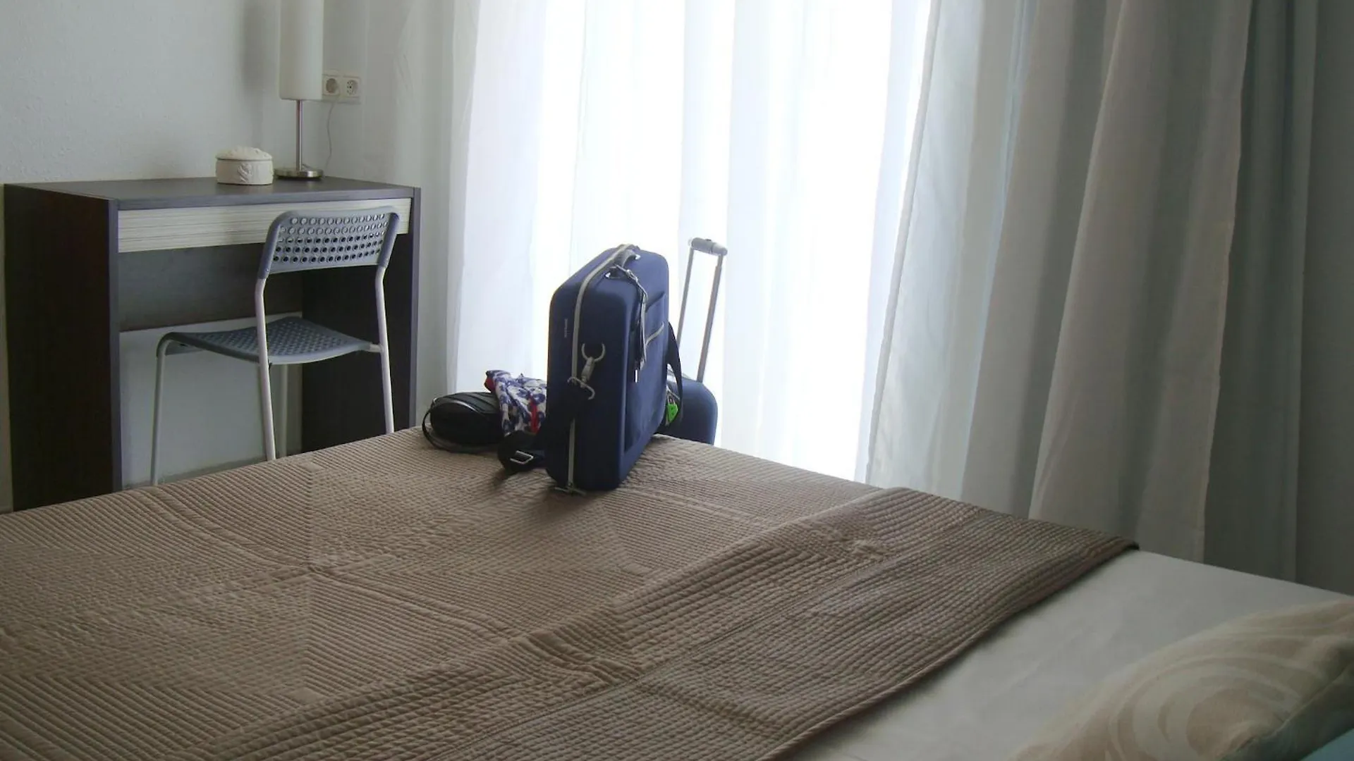 Hostal Tahiti Rs Salou Spanje