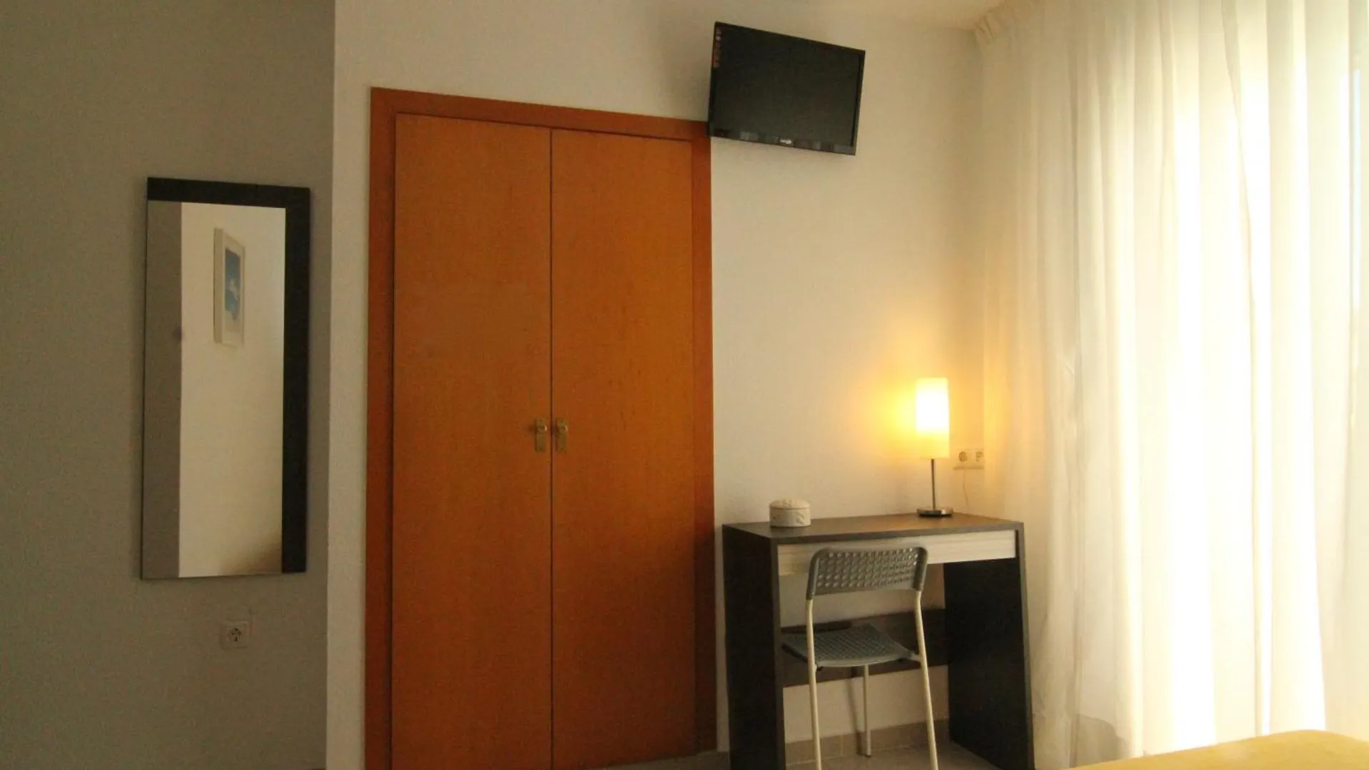 Hostal Tahiti Rs Salou Gasthuis