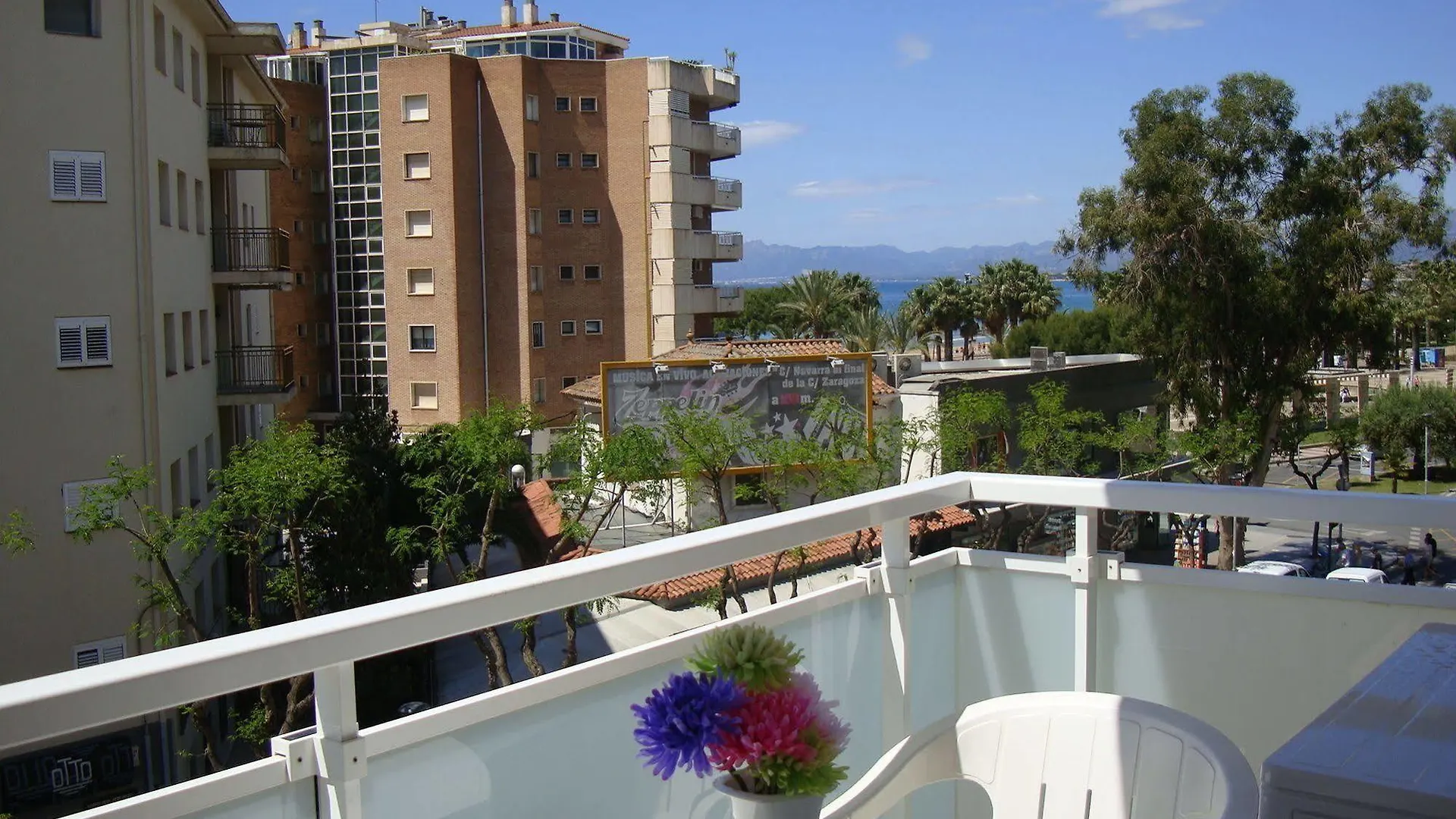 Gasthuis Hostal Tahiti Rs Salou